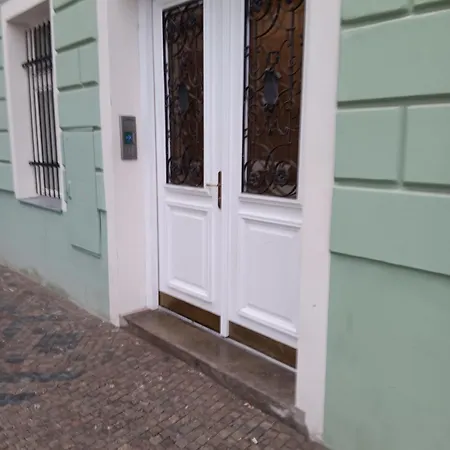 Cozy 1 Bedroom Apartment Prague Exterior photo