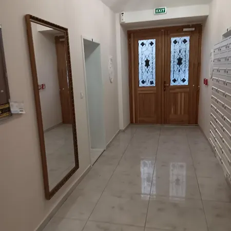 Cozy 1 Bedroom Apartment Prague Exterior photo