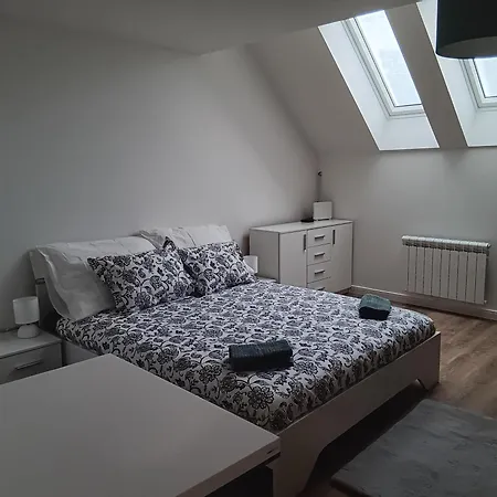 Cozy 1 Bedroom Apartment Prague Exterior photo